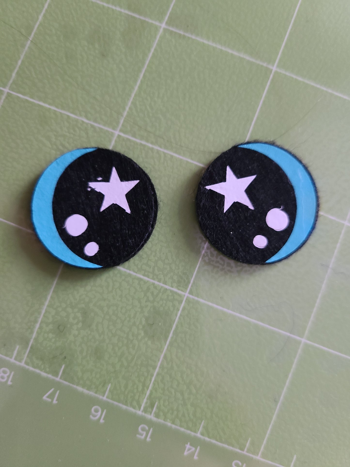 Felt 1 inch Star Eyes