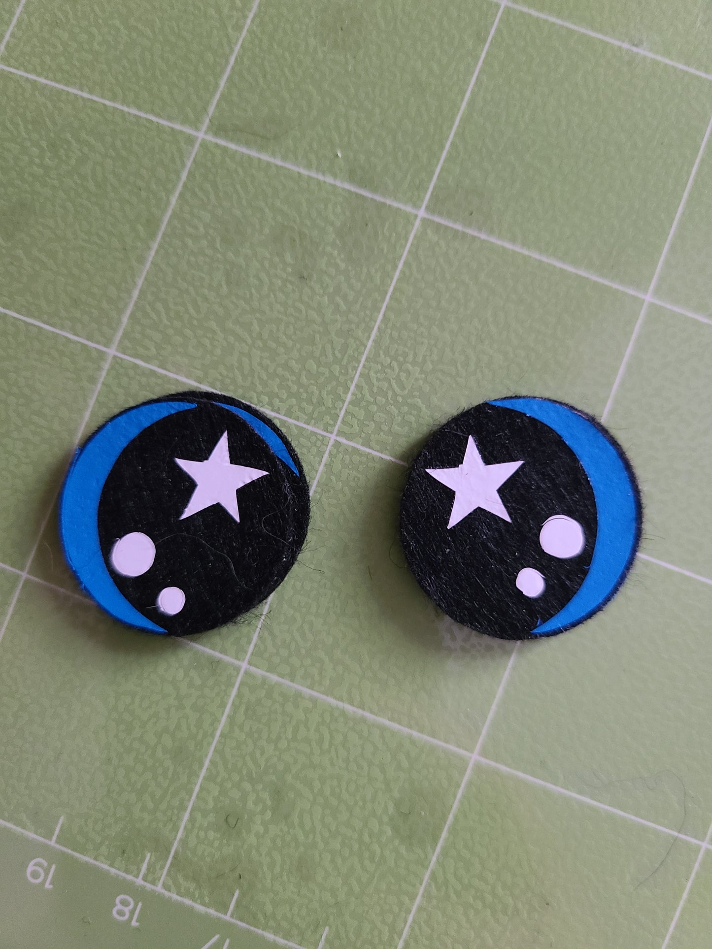 Felt 1 inch Star Eyes